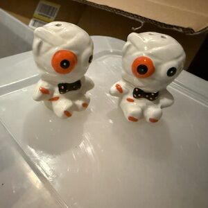 Halloween Mummies (Mummy) Salt and Pepper Shakers